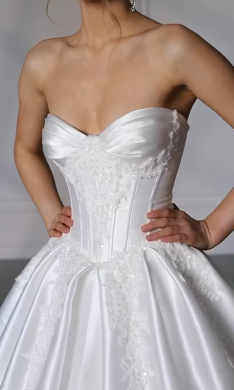 Elegant Satin Lace Applique Bridal Gown Sweetheart Strapless Wedding Dress DP8396