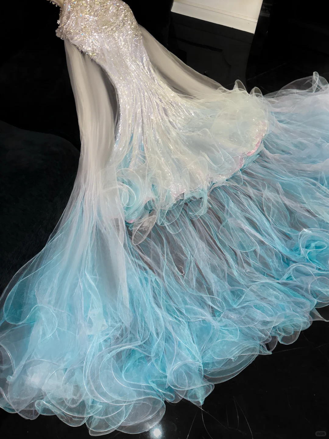 Vintage Sky Blue Ombre Sequin Mermaid Sweetheart Tulle Ruffled Train Evening Gown DP7351