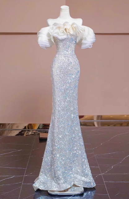 Robe de bal sirène élégante à sequins argentés, épaules dénudées, volants DP7098
