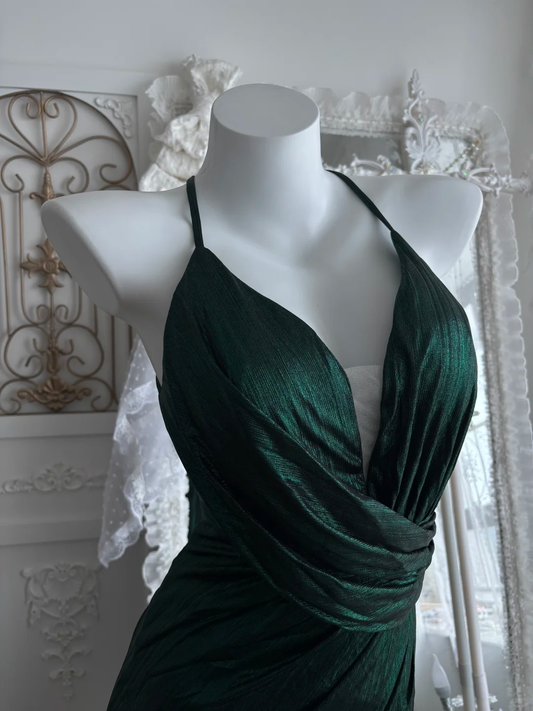Elegant Emerald Green Halter-Neck Ruched Maxi Prom Dress Satin Evening Gown with High Slit DP8137