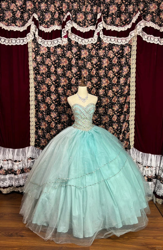 Retro Herzausschnitt Trägerlos Perlenbesetzt A-Linie Tüll Quinceanera Kleider Abend Ballkleider, DP5794