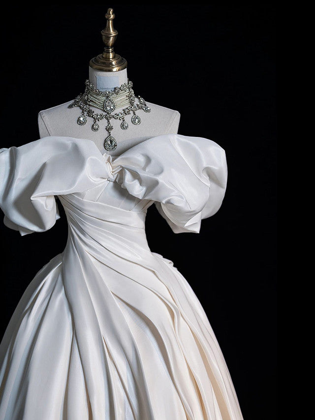 Robe de mariée élégante en satin, coupe trapèze, épaules dénudées, DP7057
