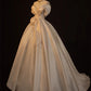 Robe de mariée élégante en satin à épaules dénudées, coupe trapèze, décolleté cœur DP7052