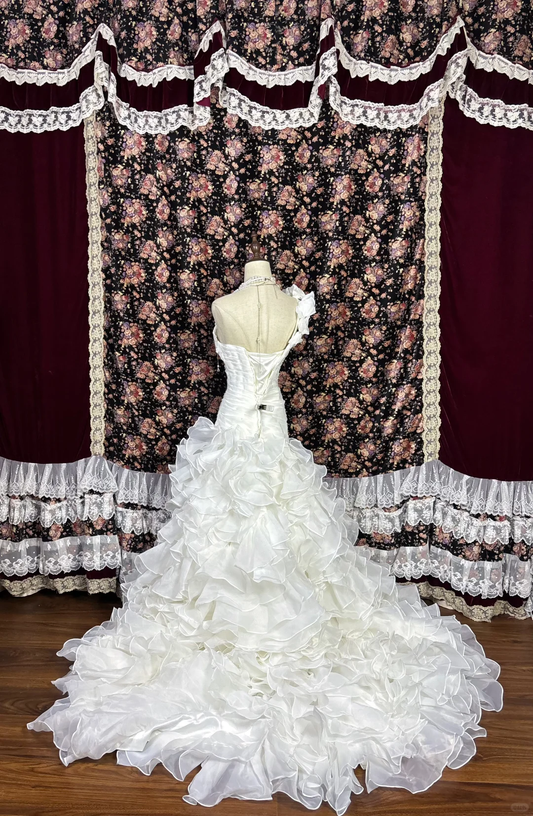 Vintage-Inspired White Ruffled Mermaid Wedding Dress One Shoulder Tiered Tulle Bridal Gown DP7101