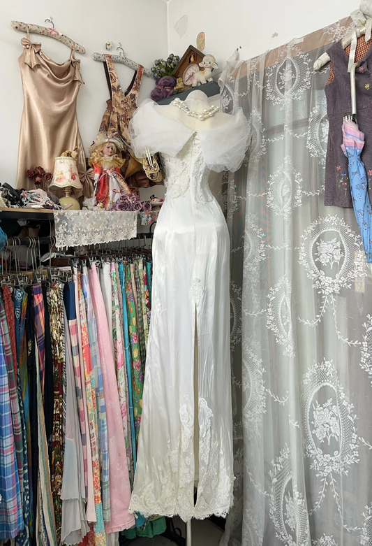 Vintage White Lace Wedding Dress Tulle Off-the-Shoulder Bridal Gown DP8328