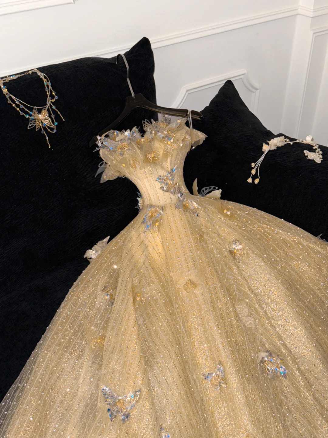 Gorgeous Shiny Yellow Sequin Beaded 3D Butterflies A-Line Floor-length Evening Dress Prom Dresses DP6200