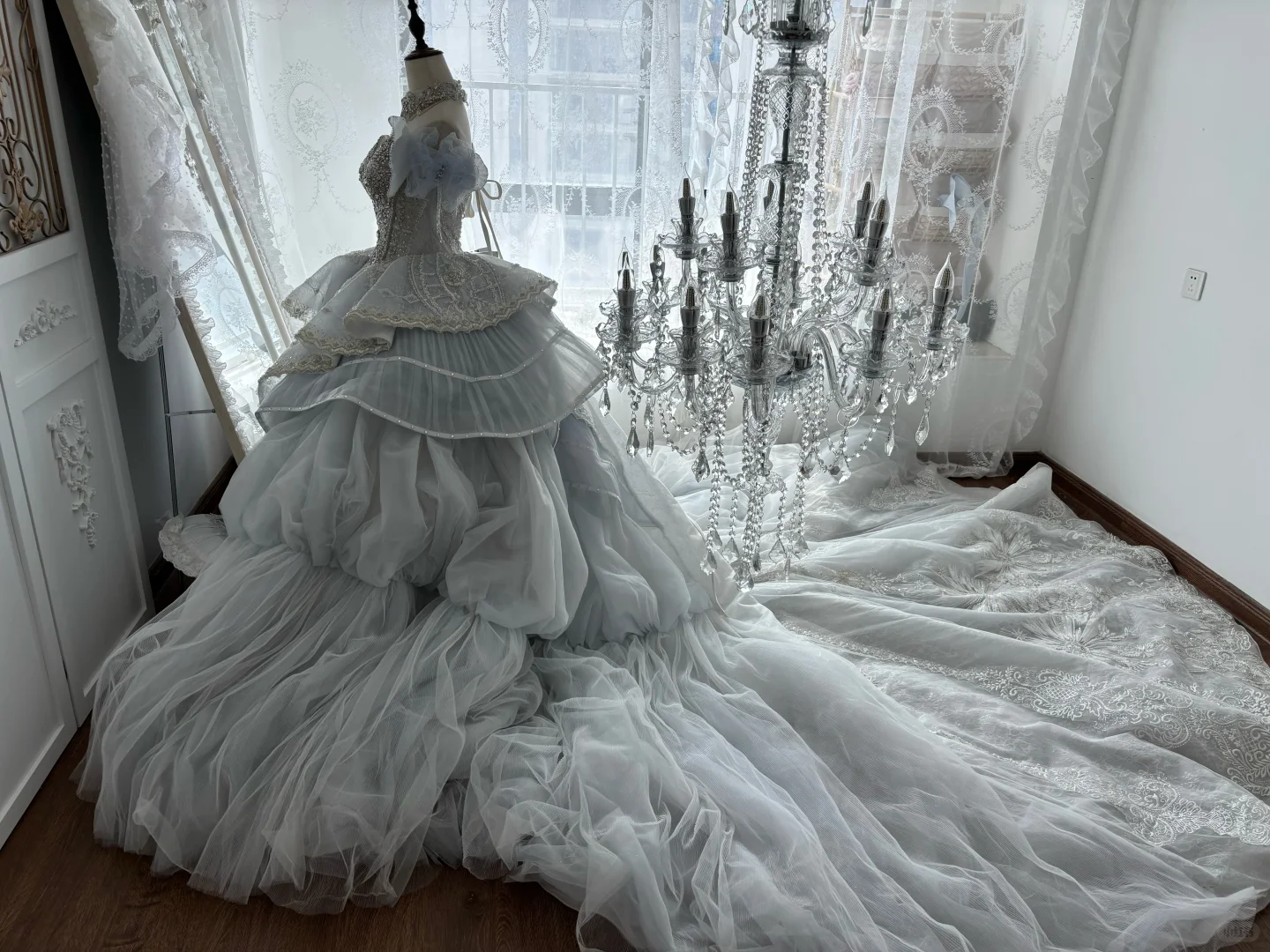 Elegant Luxury Ice Blue Wedding Dress Sweetheart Puff Sleeve Beaded Lace Tiered Tulle Quinceanera Ball Gown DP8133