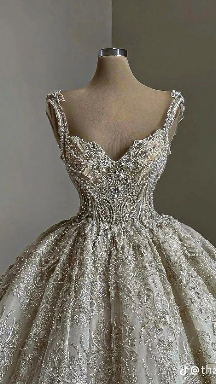 Elegant Beaded V-Neck Wedding Dress A-Line Glittering Bridal Gown DP7027