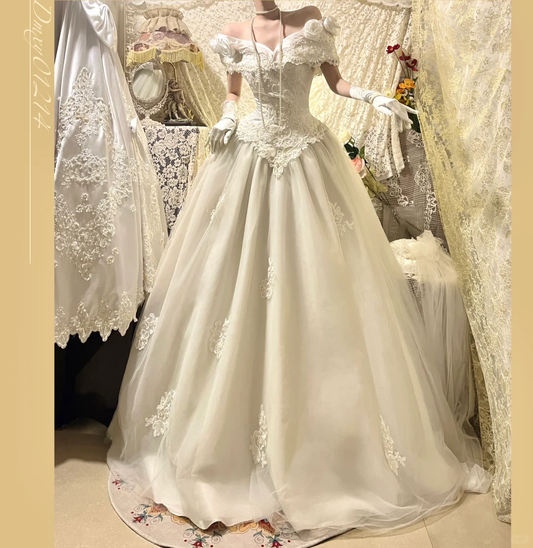 Romantic Off-Shoulder Vintage Lace Floral Embroidered Tulle Wedding Dress DP7268