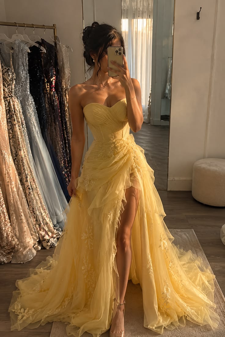 Elegant Yellow Strapless Sweetheart Tulle Prom Dress Floral Appliques High Slit Evening Gown DP8497