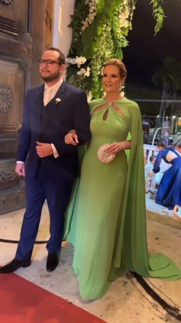 Vintage Lime Green Sheath Chiffon Cape Keyhole Neckline Mother of the Bride Dress DP7143