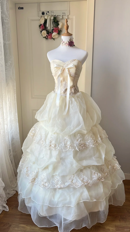 Vintage-Inspired Ivory Tiered Tulle Sweetheart Strapless Bow Accent Embroidery Princess-Style Wedding Dress DP7302