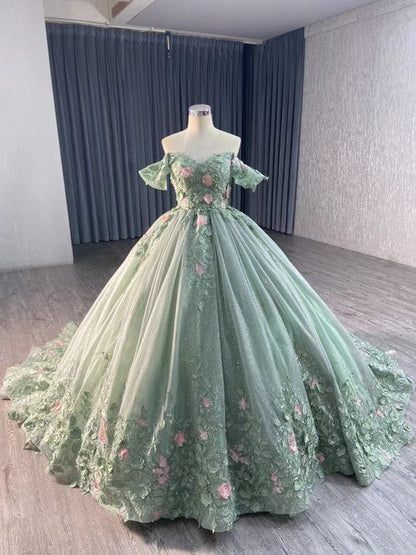 Robe de bal de quinceañera vert menthe glamour, ornée d'appliques papillon 3D en perles et d'un corset à épaules dénudées DP7140