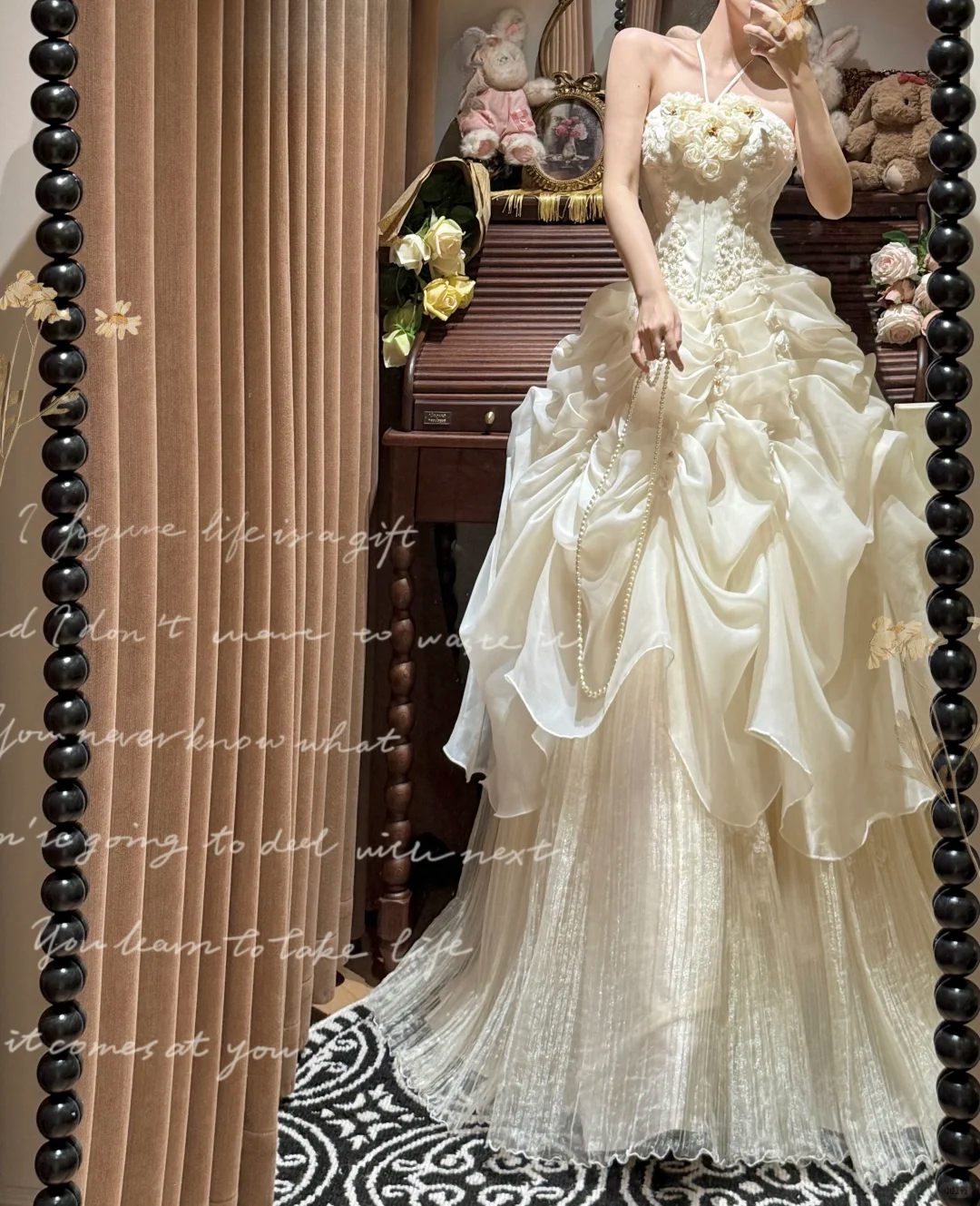 Vintage-Hochzeitskleid im romantischen 3D-Stil mit floralen Rüschen, exquisiter Spitze und Tüll, DP7251