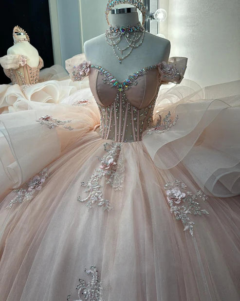 Robe de bal élégante rose à épaules dénudées en tulle brodé de perles et de fleurs, modèle DP7235