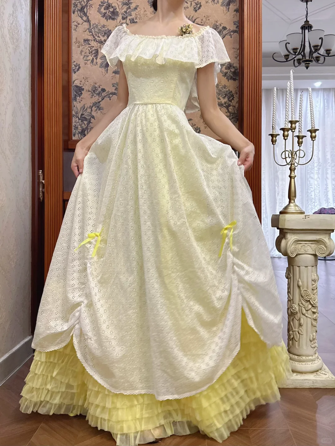 Elegant Yellow Eyelet Off-Shoulder Prom Dress DP7948