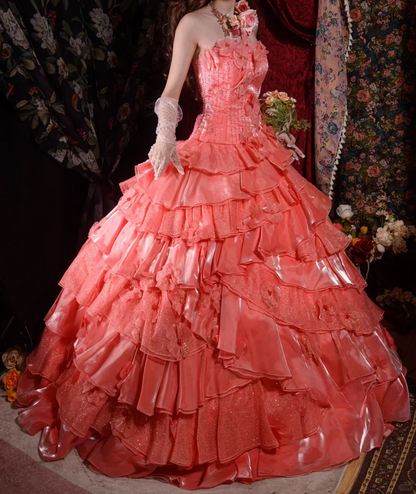 Magnifique robe de bal corail sans bretelles à volants superposés et fleurs 3D pour Sweet 15 ou Quinceañera DP7403