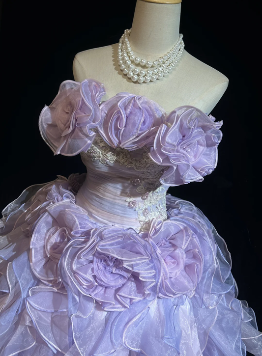Robe de bal élégante lilas sans bretelles, à volants superposés et applications florales, coupe trapèze, pour quinceañera DP7109