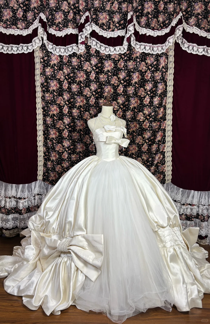 Vintage-Inspired Strapless Wedding Dress Romantic Satin Oversized Bows Tulle Bridal Gown DP7066