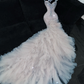Glänzendes, perlenbesetztes, weißes Tüll-Pailletten-Design, elegantes, bodenlanges Meerjungfrau-Brautkleid, DP6197