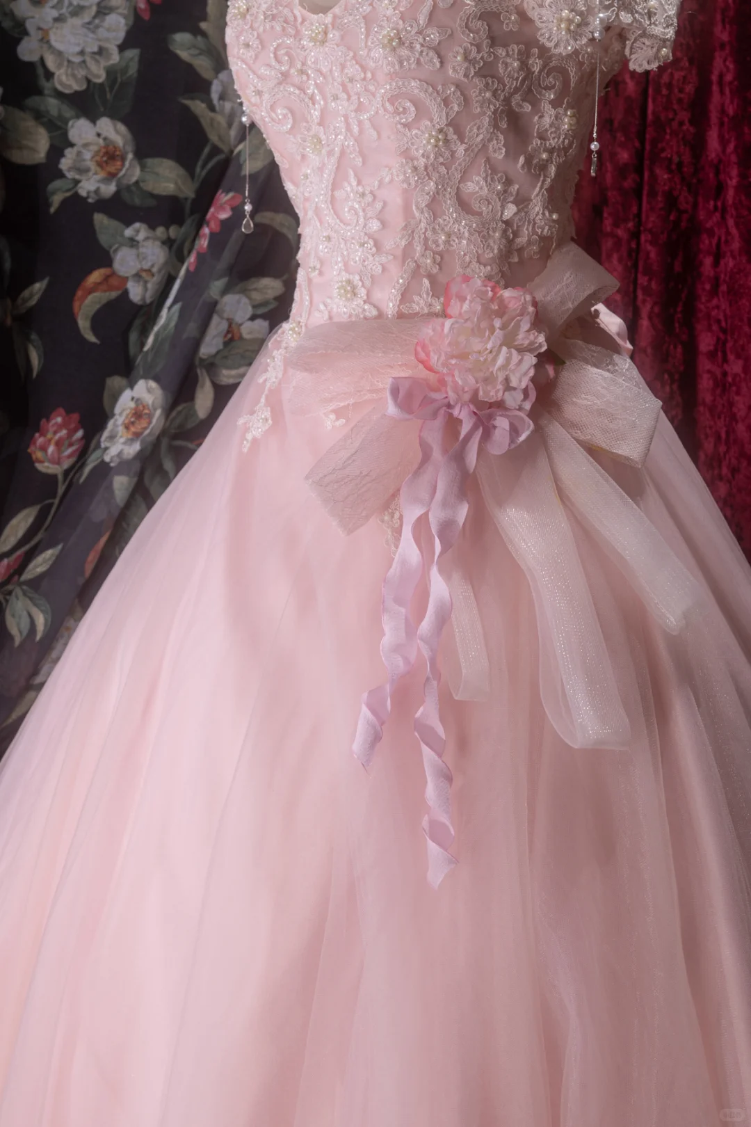 Elegant Pink Off-the-Shoulder Ball Gown Beaded Lace & Tulle Floral Bow Sash Prom Dress DP8352