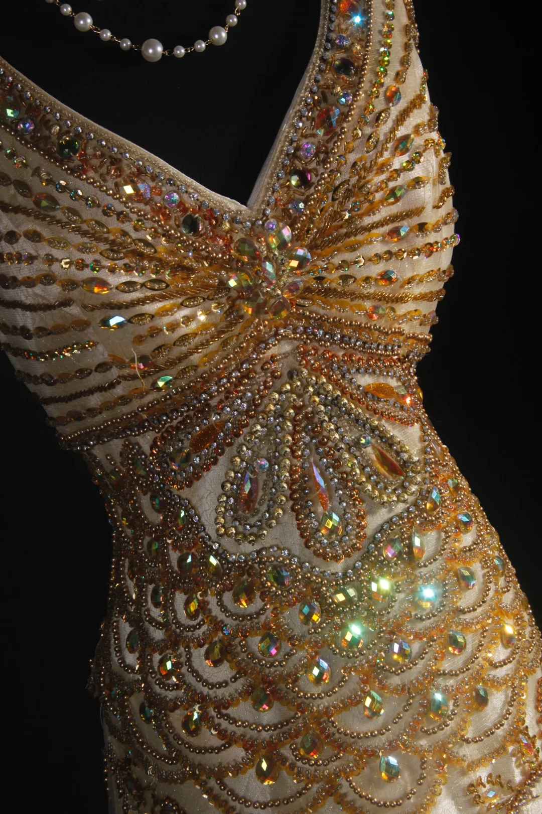 Vintage Champagne Gold Mermaid Beaded V-Neck Sheath Sleeveless Evening Gown DP7381