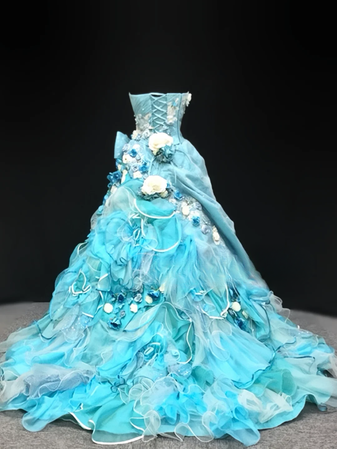 Robe de bal glamour turquoise sans bretelles, ornée d'appliqués floraux 3D et de volants en tulle, idéale pour les 16 ans (Quinceañera) DP7271