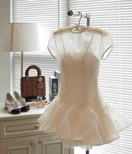 Weißes A-Linien-Partykleid mit Spitze und kurzen Ärmeln, DP5969