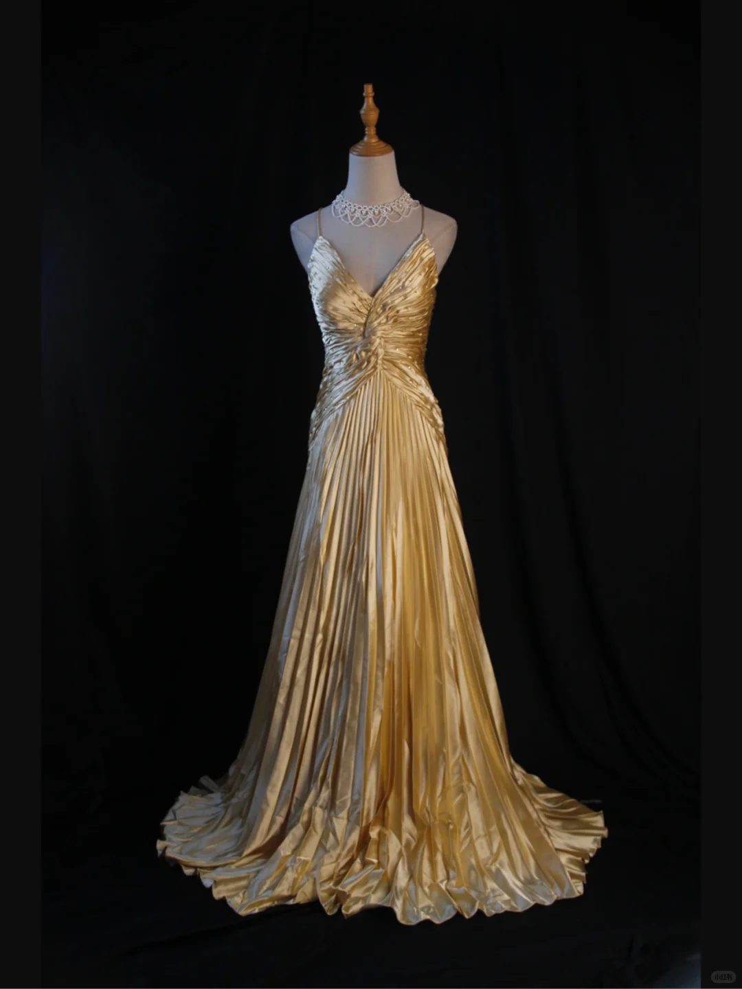 Glamorous Gold Satin Spaghetti Strap Ruched Bodice V-Neck Formal Evening Gown DP7370