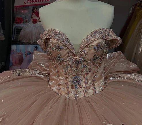 Robe de bal élégante rose à décolleté cœur, broderie perlée, épaules dénudées, en tulle, pour Sweet 15 ou Quinceañera DP7225