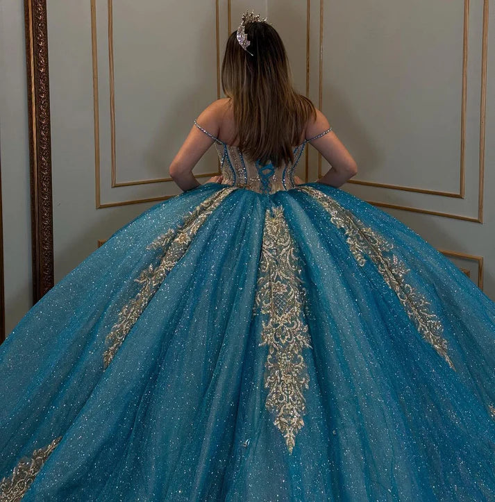 Elegantes blaues schulterfreies, perlenbesetztes Glitzertüll-Ballkleid mit Herzausschnitt für Quinceañeras DP7243