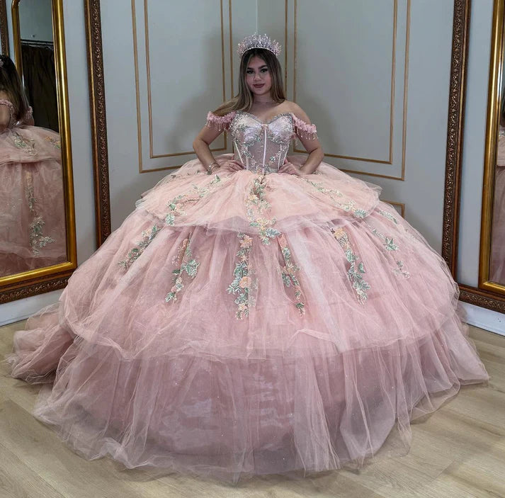 Robe de bal élégante rose à épaules dénudées, ornée d'appliqués floraux et décolleté en cœur, pour quinceañera DP7241