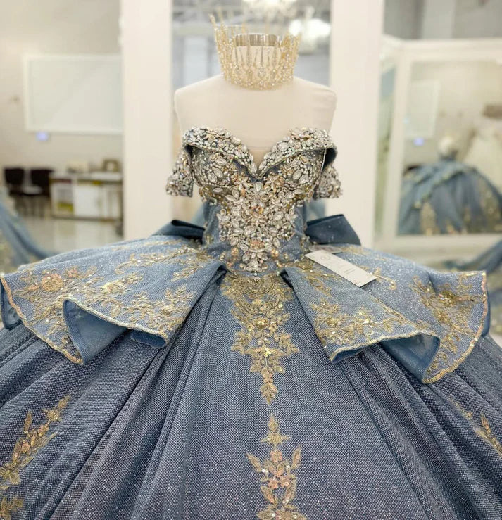 Robe de bal élégante bleu clair à épaules dénudées, ornée de perles et de broderies, décolleté en cœur, modèle DP7238