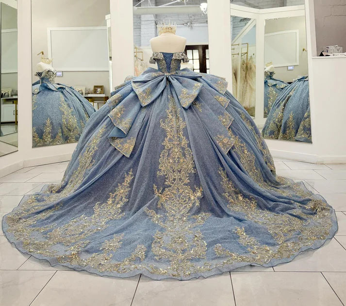 Robe de bal élégante bleu clair à épaules dénudées, ornée de perles et de broderies, décolleté en cœur, modèle DP7238