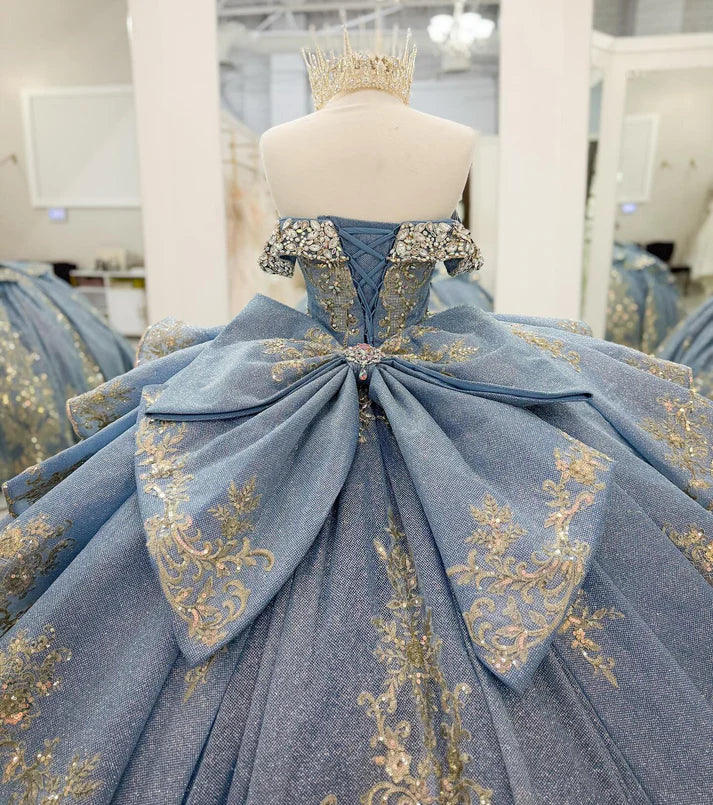 Robe de bal élégante bleu clair à épaules dénudées, ornée de perles et de broderies, décolleté en cœur, modèle DP7238