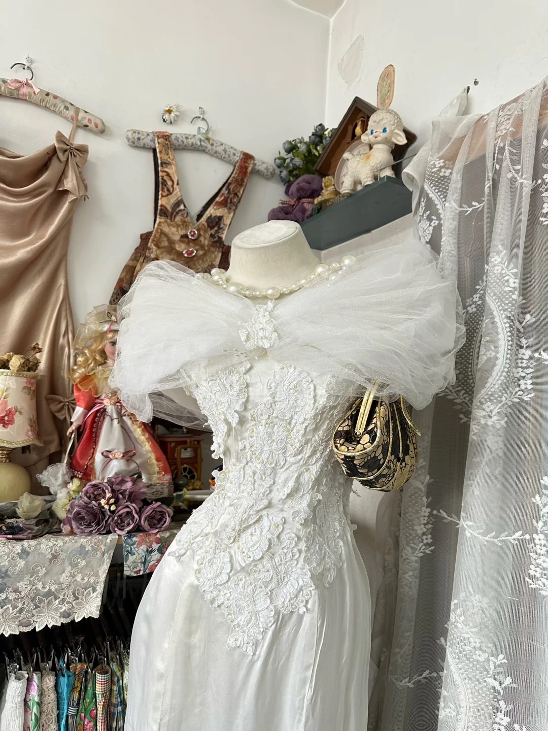 Vintage White Lace Wedding Dress Tulle Off-the-Shoulder Bridal Gown DP DSProm Vintage White Lace Wedding Dress Tulle Off-the-Shoulder Bridal Gown DP DSProm
