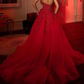 Atemberaubendes rotes, trägerloses Ballkleid mit 3D-Blumenstickerei, Perlenbesatz, hohem Schlitz und A-Linien-Schnitt DP8105