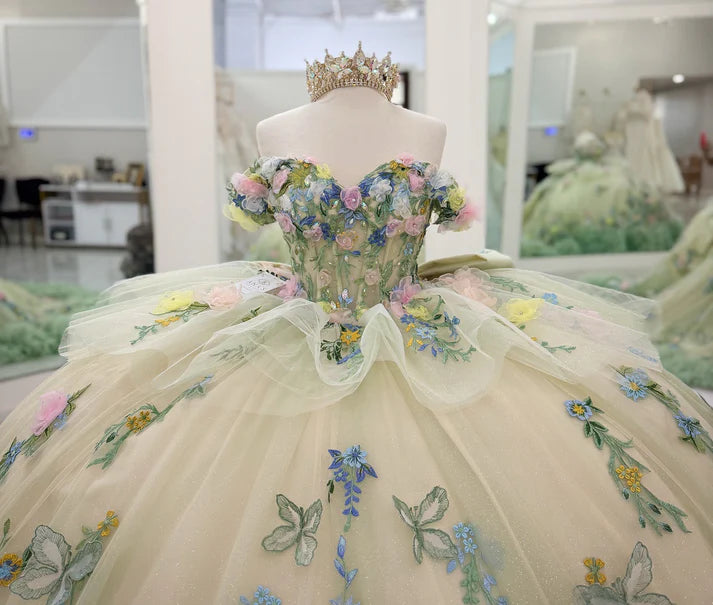 Glamorous 3D Floral & Butterfly Applique Off-Shoulder Sweetheart Quinceanera Sweet 15 Ball Gown DP7183