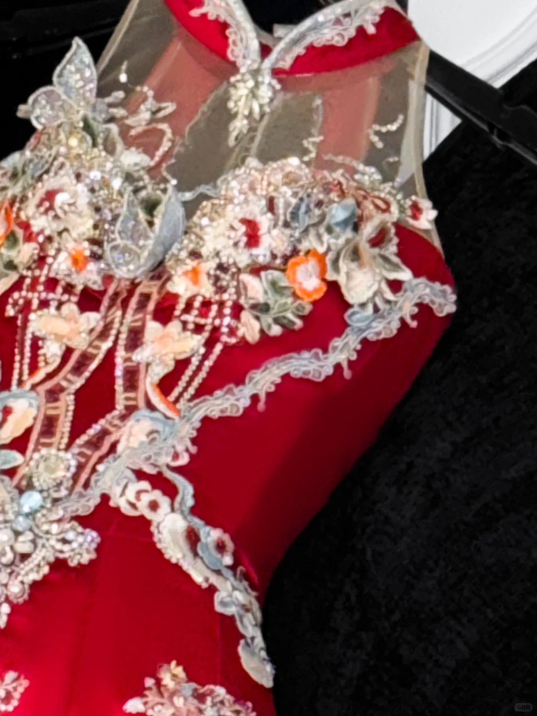 Wunderschönes funkelndes rotes Perlen-Pailletten-Stickmuster, elegantes Meerjungfrau-Abschlussballkleid, Abendkleid DP6233