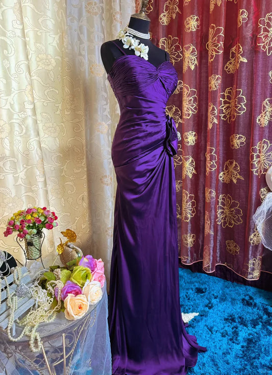 Élégante Robe de Bal Sirène en Satin Violet avec Bretelles Fines, Corsage Froncé Cœur, Fleurs Perlees et Traîne Balayée DP8656