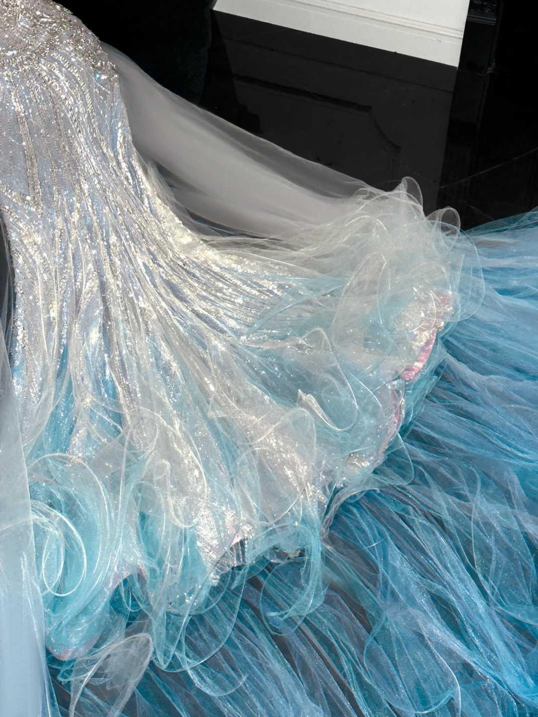 Vintage Sky Blue Ombre Sequin Mermaid Sweetheart Tulle Ruffled Train Evening Gown DP7351