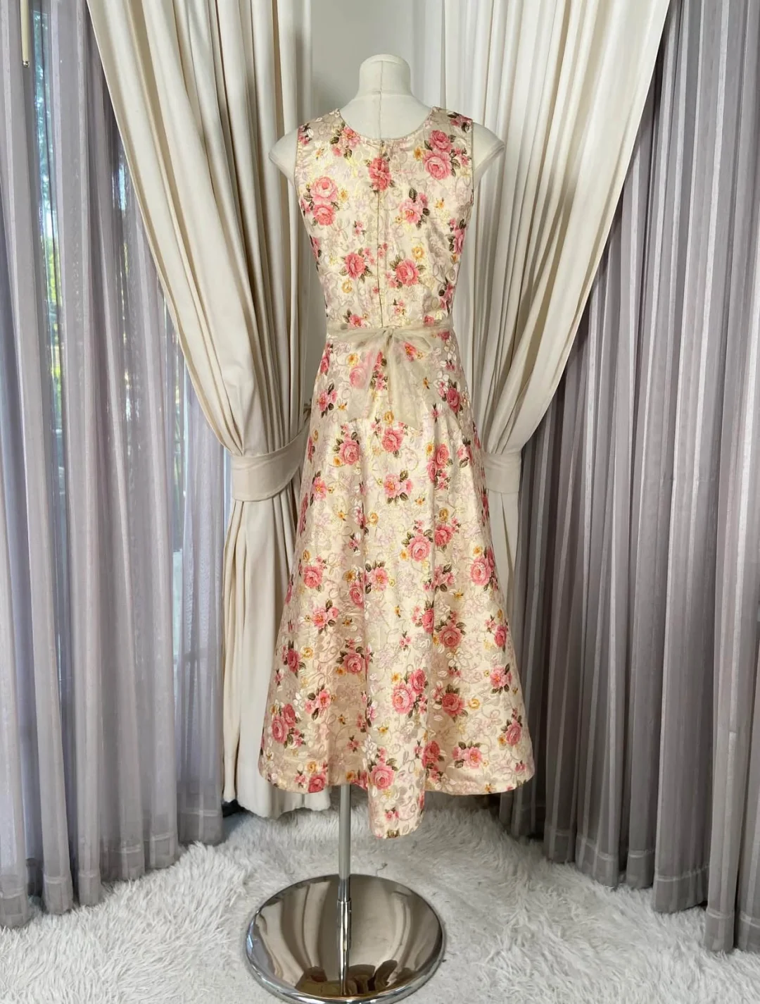 Vintage Rose Jacquard Sleeveless Midi A-Line Evening Dress DP8374