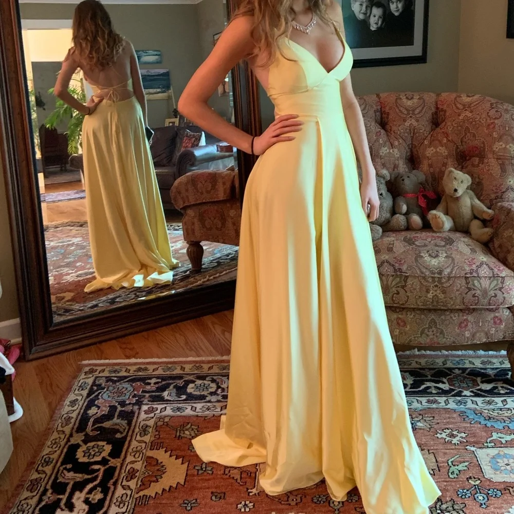 Elegant Pale Yellow Spaghetti Strap A-Line Satin Long Evening Gown DP8384