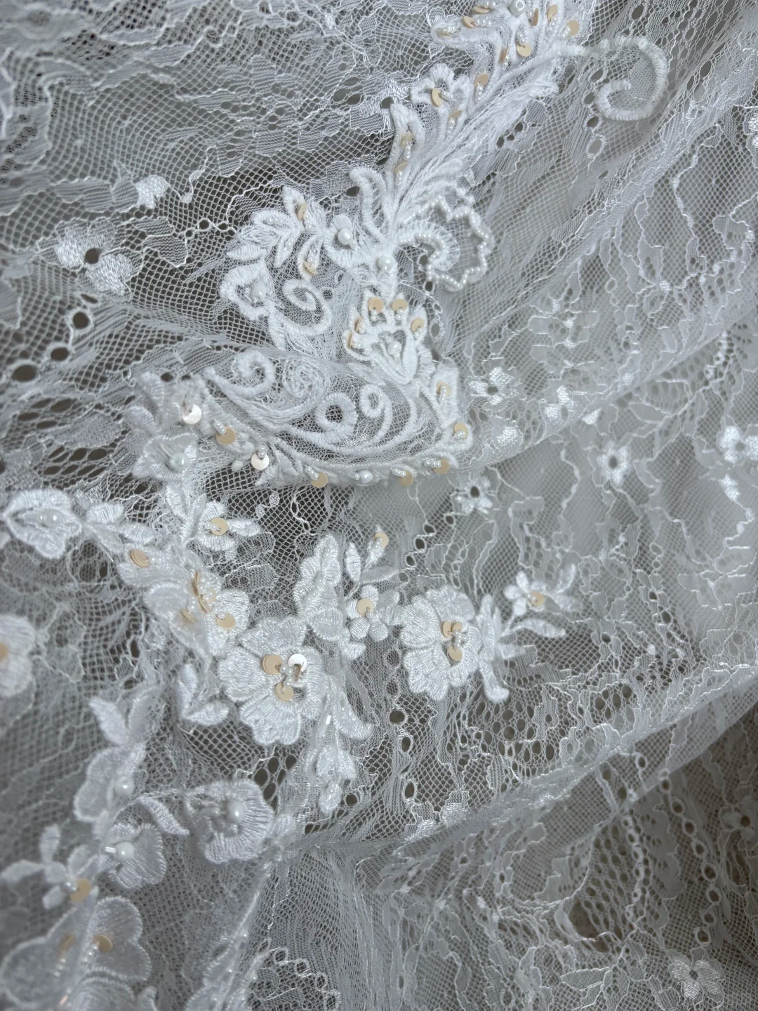 Vintage Off-the-Shoulder Sweetheart Mermaid Wedding Dress 3D Floral Lace Beaded Bridal Gown with Train DP8134