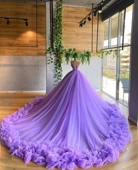 Wunderschönes lila Spaghettiträger-Rüschen-Tüll-Bonbon-16-Quinceanera-A-Linie bodenlanges Ballkleid Geburtstagskleid Abendkleid Ballkleid DP6509