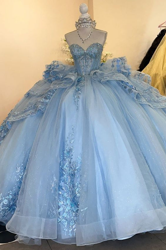 Robe de bal de quinceañera chic bleu clair scintillante, bustier sans bretelles orné de perles, volants en tulle brodé de fleurs DP7249