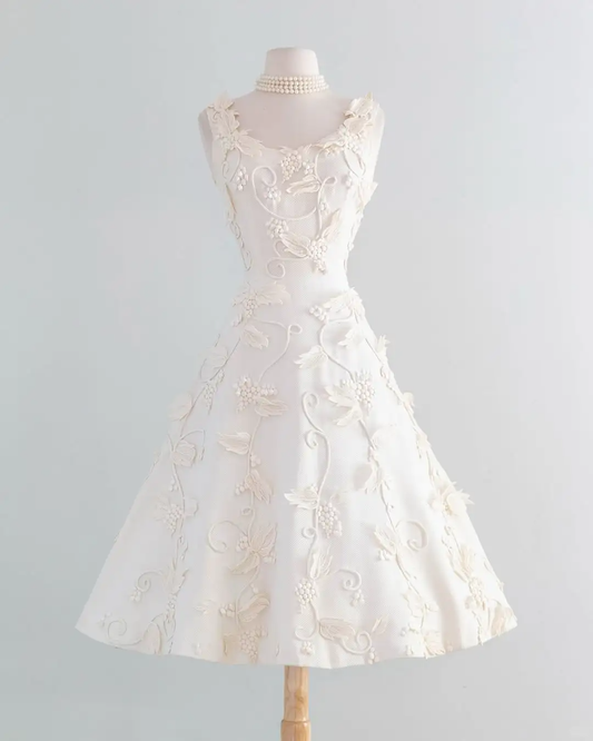 Vintage White 3D Grapes Applique Design A-Line Short Homecoming Dress Party Dress DP6217