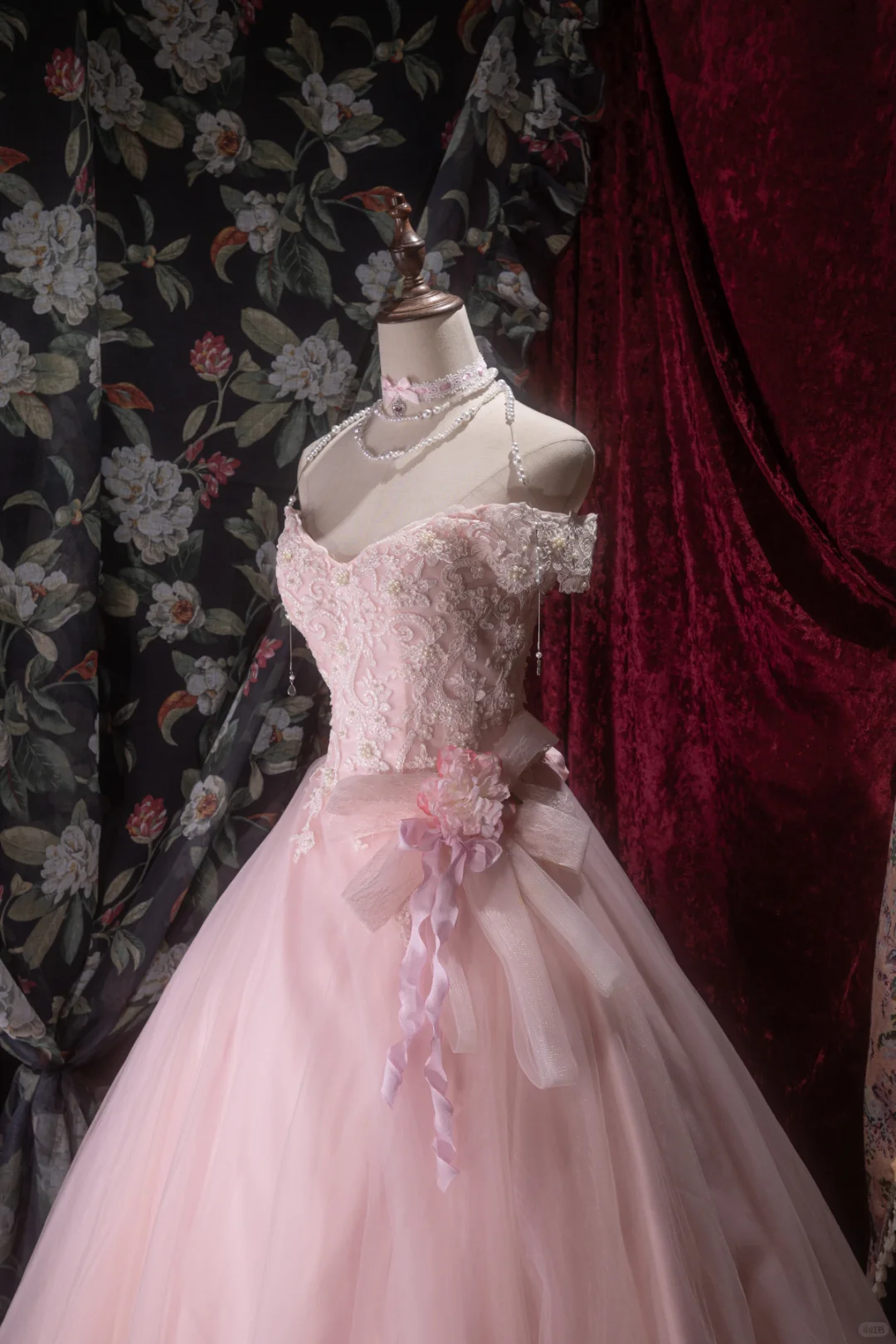 Elegant Pink Off-the-Shoulder Ball Gown Beaded Lace & Tulle Floral Bow Sash Prom Dress DP8352