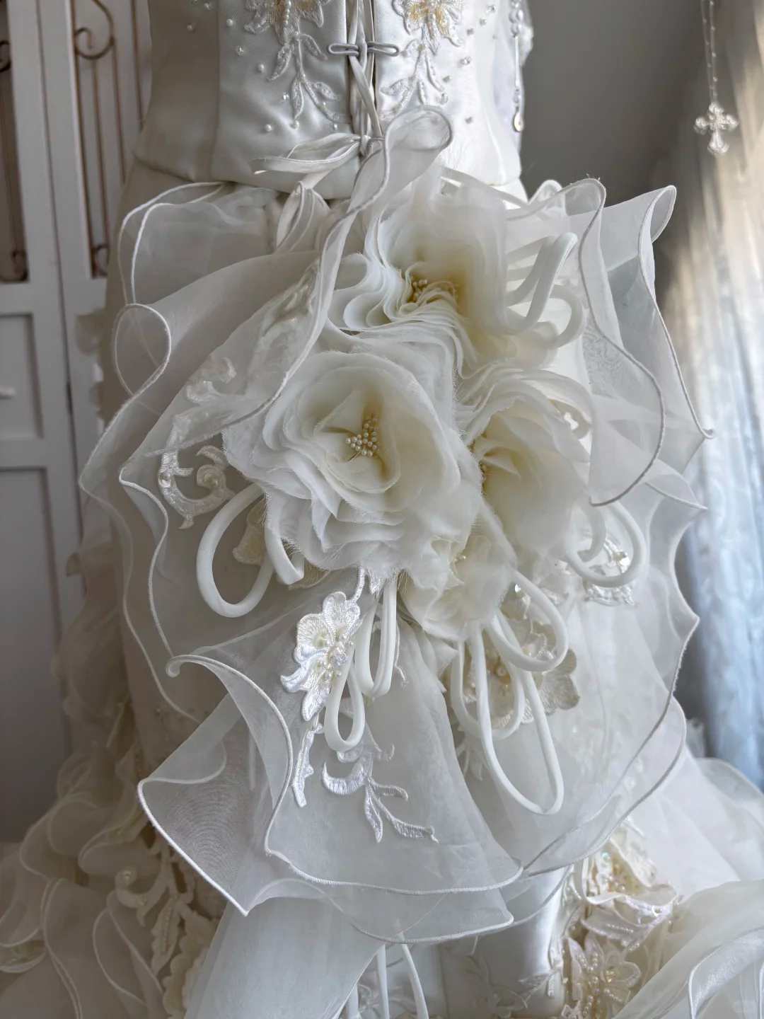 Gorgeous Strapless Sweetheart Lace Mermaid Wedding Dress Tiered Ruffled Tulle Bridal Gown DP8299