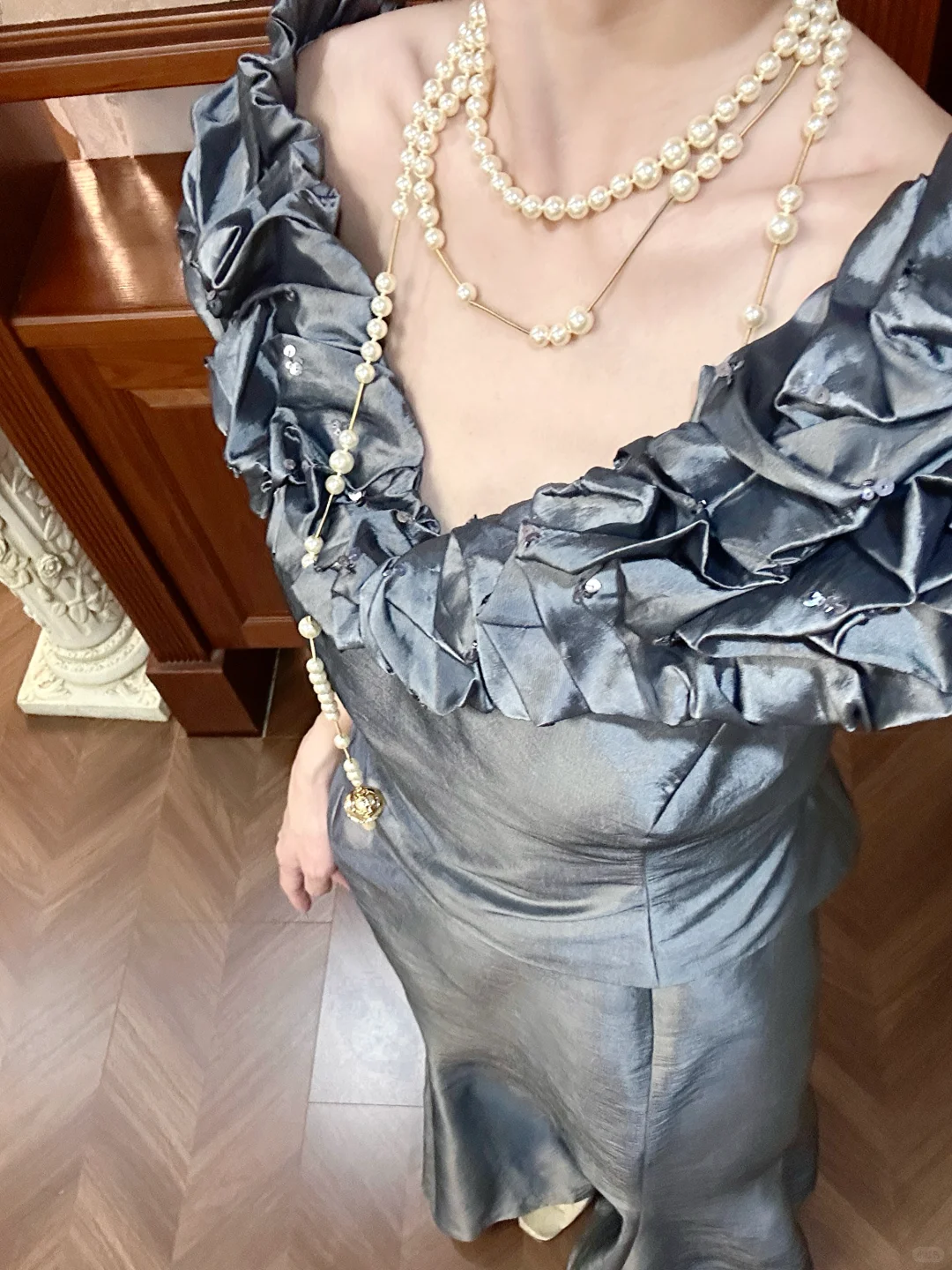Elegant Grey Ruffled Evening Gown Off-Shoulder Mermaid Prom Dress DP7944